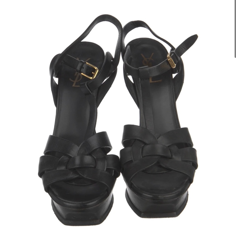 YVES SAINT LAURENT
Leather T-Strap Sandals
Size: 9 | IT 39